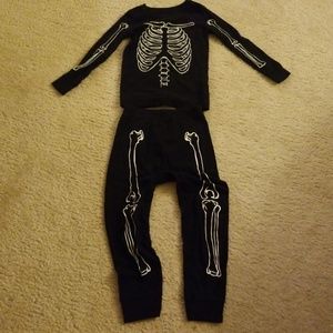 Skeleton Pajama Set (Glow-In-The-Dark)